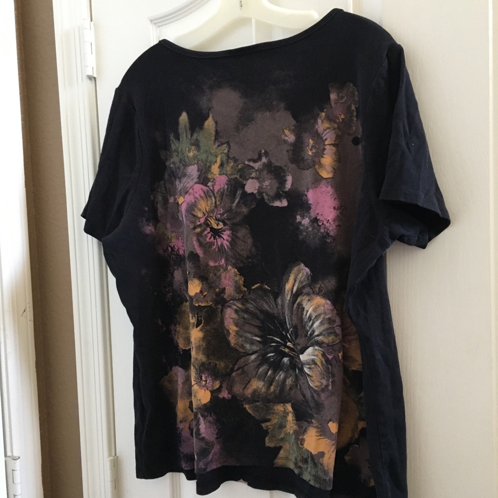 FINAL MARKDOWN Ladies essentials tee (2X) - Picture 5 of 5